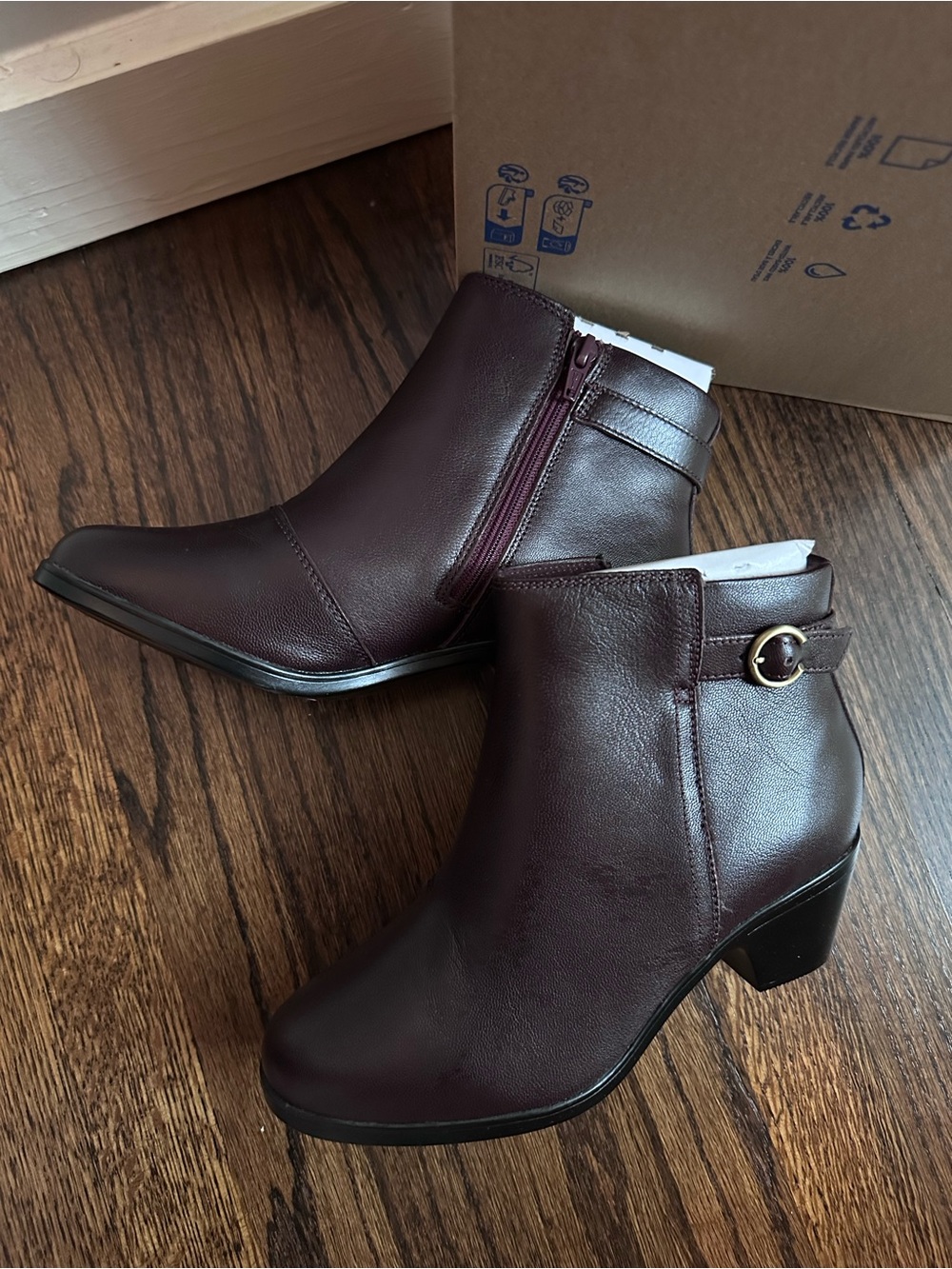 Clarks Emily2 Belle Burgundy Ankle Booties, 6 Wide - Picture 3 of 16